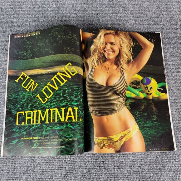 Stuff Magazine February 2007 #87 Dominique Swain Swimsuit Cover‎ - Picture 4 of 6